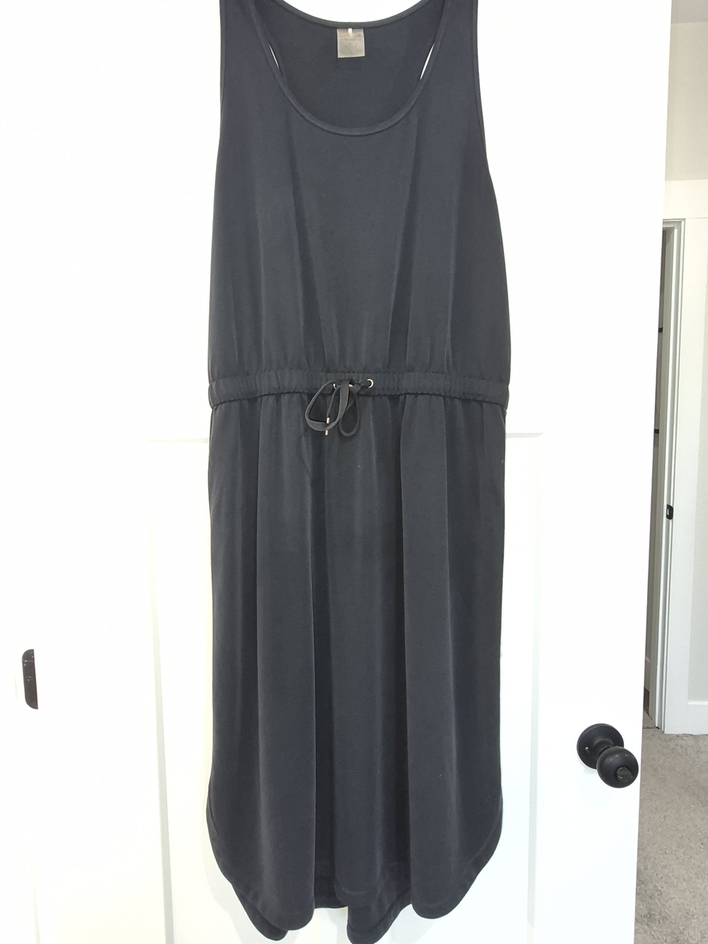 Black Sleeveless Drawstring Dress